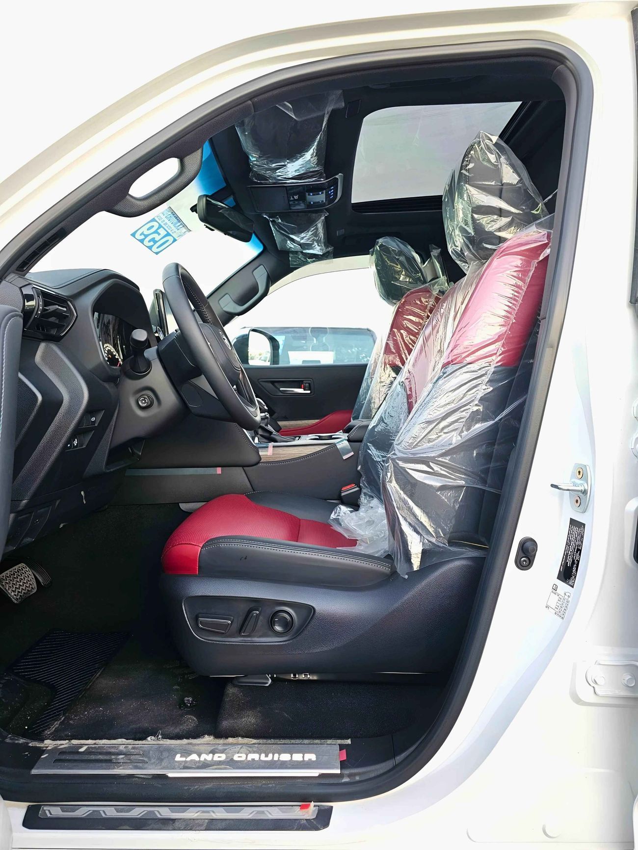 تويوتا لاند كروزر VXR 3.5L Petrol Twin Turbo | FULL OPTION | BIG DVD | JBL SPKR | HUD / CODE # VXR3M)