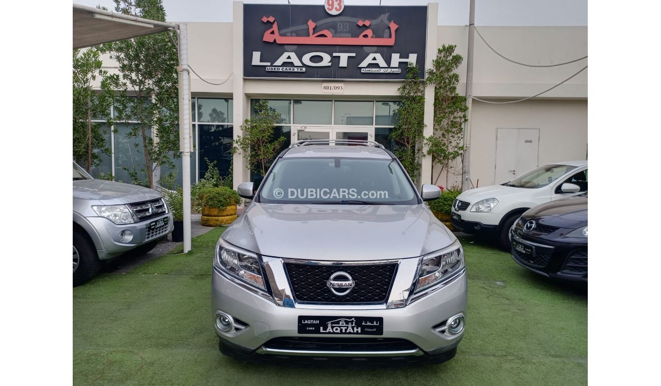 Nissan Pathfinder American import 2015 model cruise control rear spoiler in excellent condition