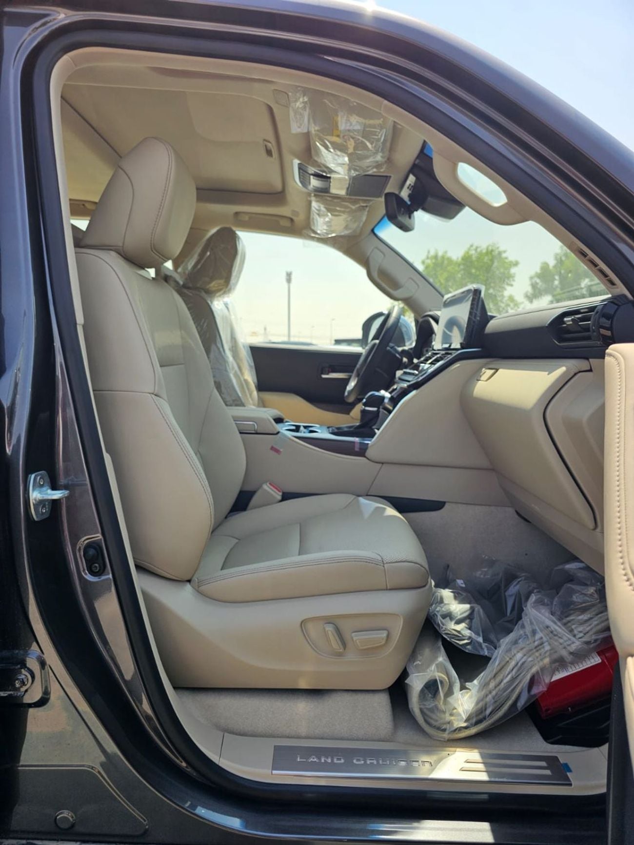 Toyota Land Cruiser VXS TWIN TURBO || 3.5L PETROL V6 | RADAR | 360*CAMERA | REAR ENTERTAINMENT SCREEN | SUNROOF | FULL O