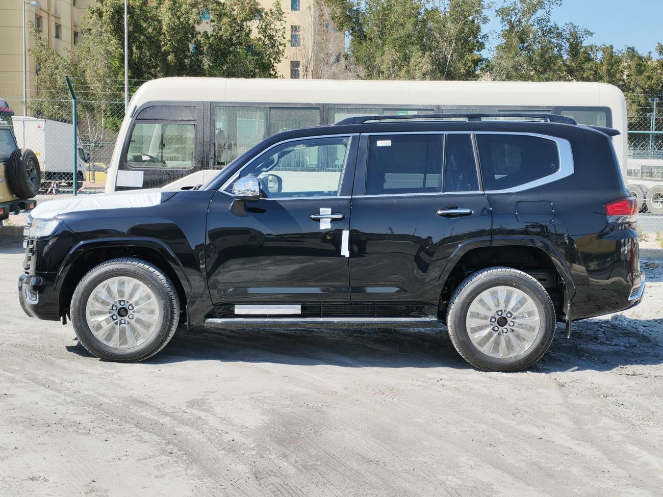 Toyota Land Cruiser 2026 Toyota Land Cruiser LC300 VXR 3.5L V6 Twin Turbo Petrol A/T 4WD Only For Africa