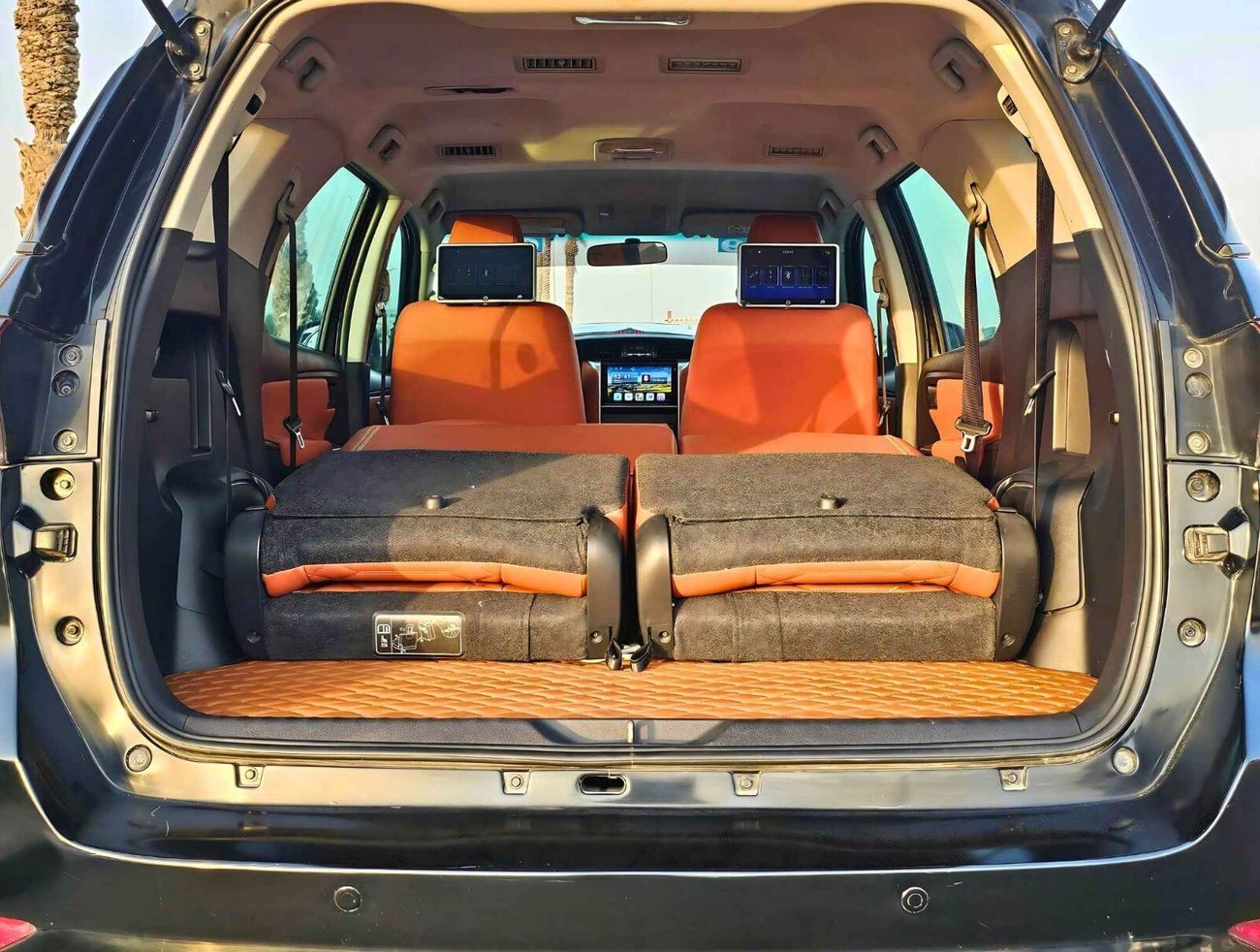 Toyota Fortuner EXR V4 / BLACK  EDITION / FULL OPT / WHITE  ROOF /LOT#8540