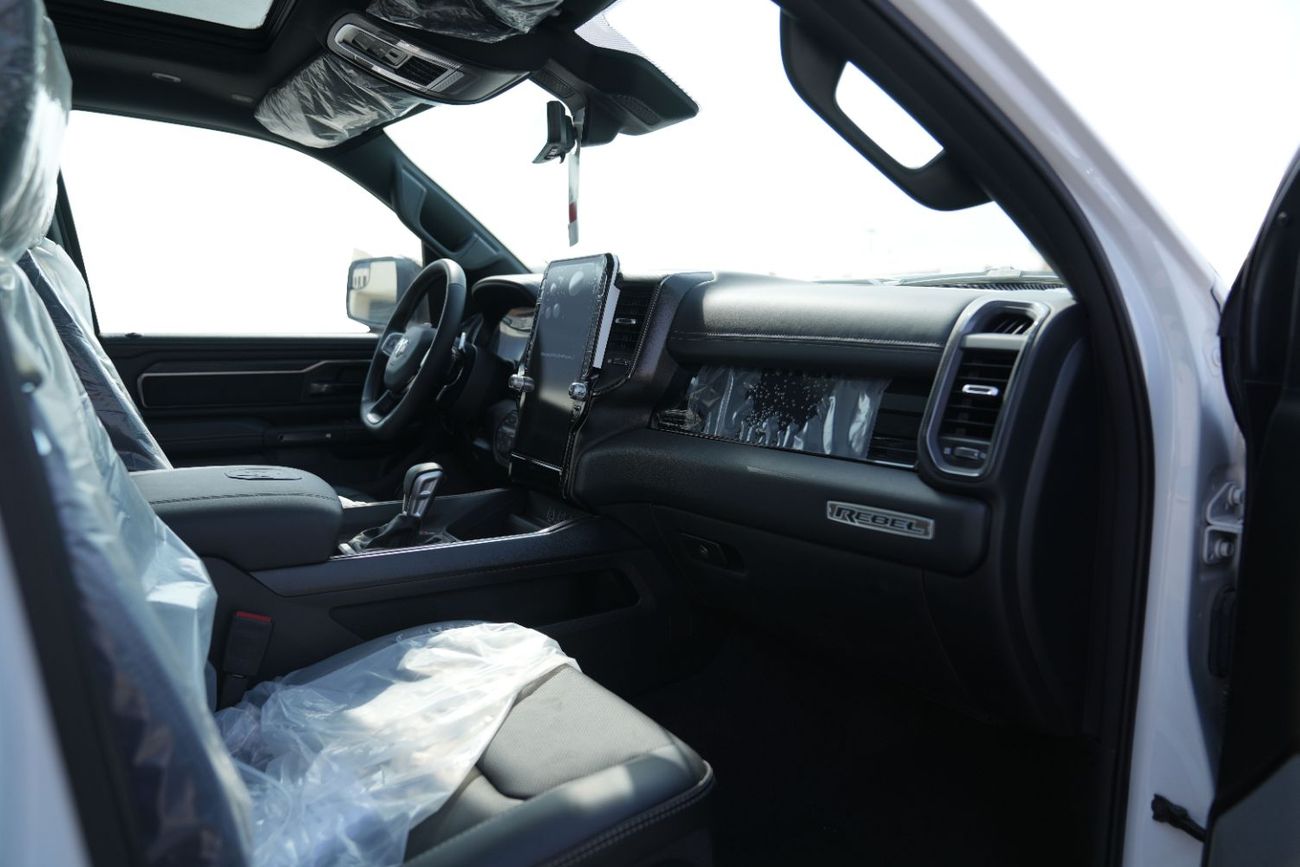 رام 1500 Rebel 5.7L Crew Cab Utility (5 Seater)