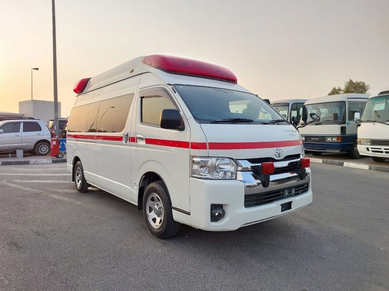 Toyota Hiace TOYOTA HIACE VAN AMBULANCE RHD 2016 MODEL 2.7 L PETROL AUTOMATIC(PM15710)