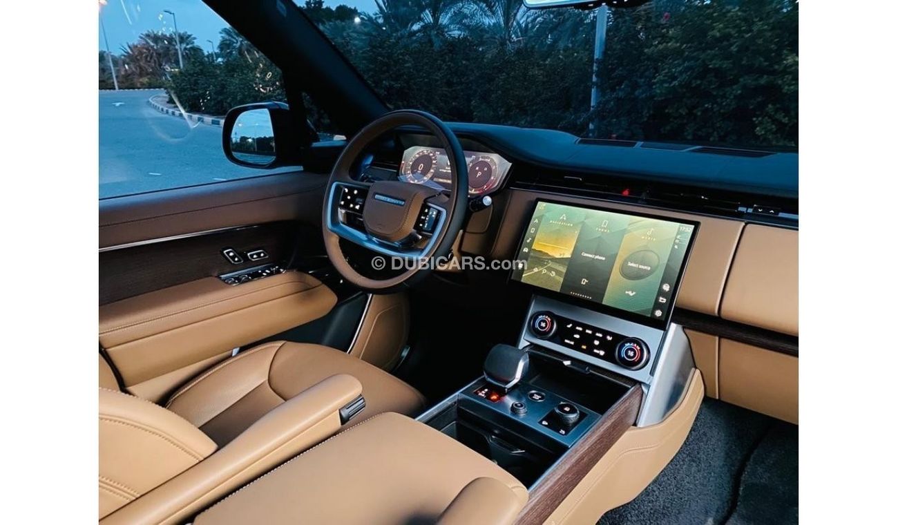 Land Rover Range Rover Range Rover vogue P 530 GCC FULL OPTION perfect condition under warranty