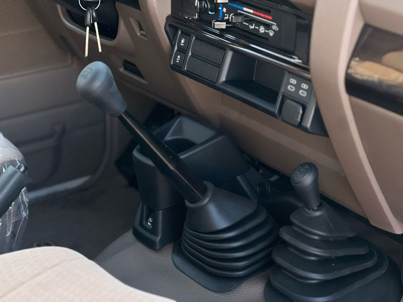 Toyota Land Cruiser Pick Up TOYOTA LAND CRUISER (70 SERIES) (GRJ79) 4.0L Pick-up 4WD 2025