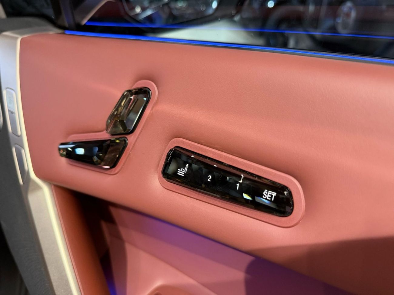 BMW iX 2024 BMW iX xDrive50 / AGMC Warranty and Service contract 5 years