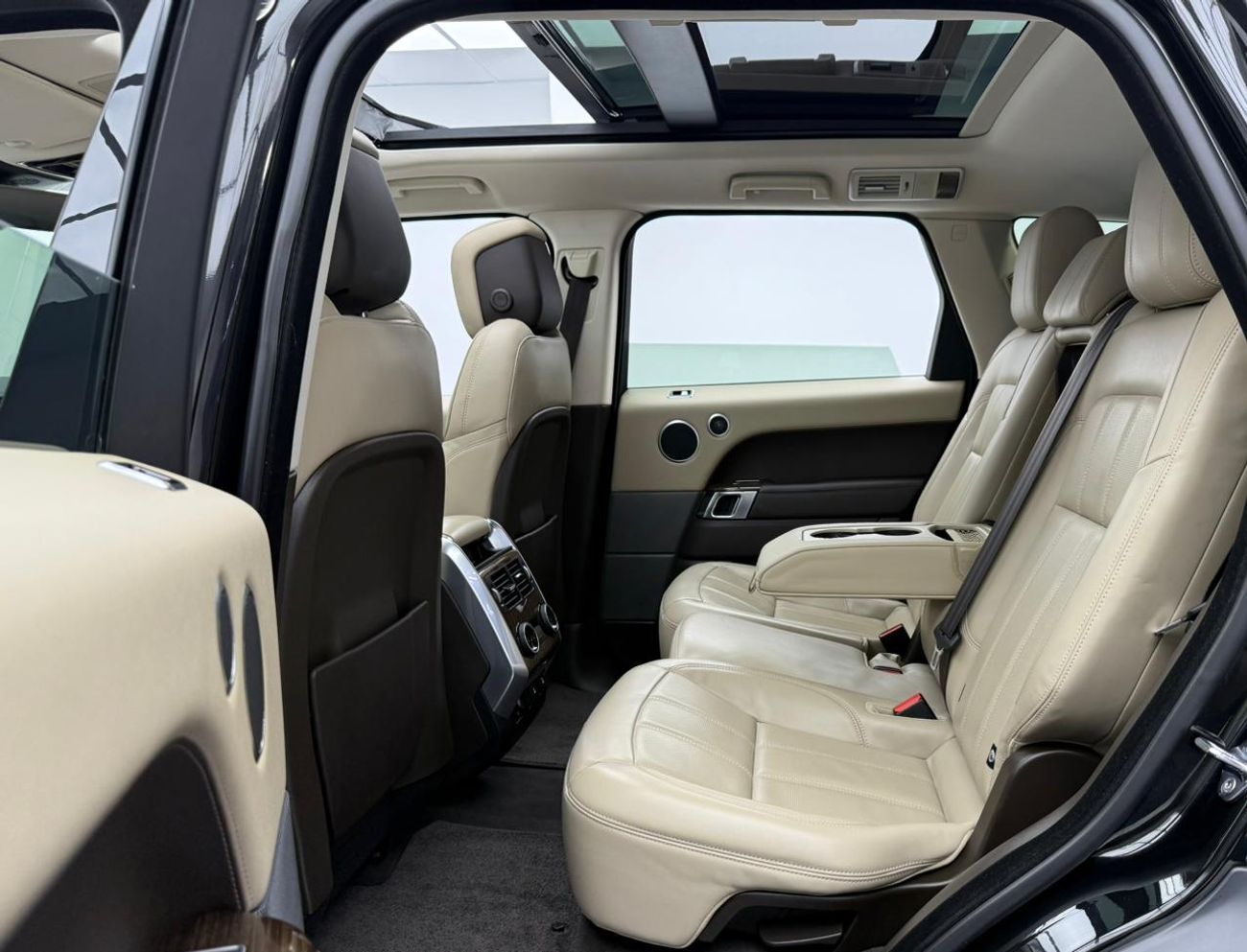 لاند روفر رينج روفر سبورت HSE 3.0L (340 HP) 2020 Range Rover Sport HSE, 2026 RR Warranty, Full RR  Service History, Very Low K