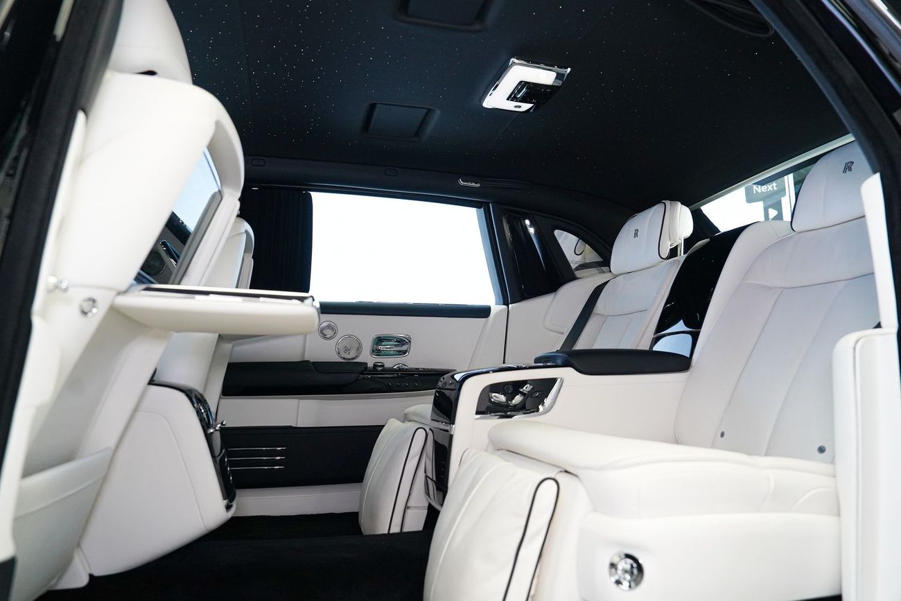 Rolls-Royce Phantom EWB 6.8L