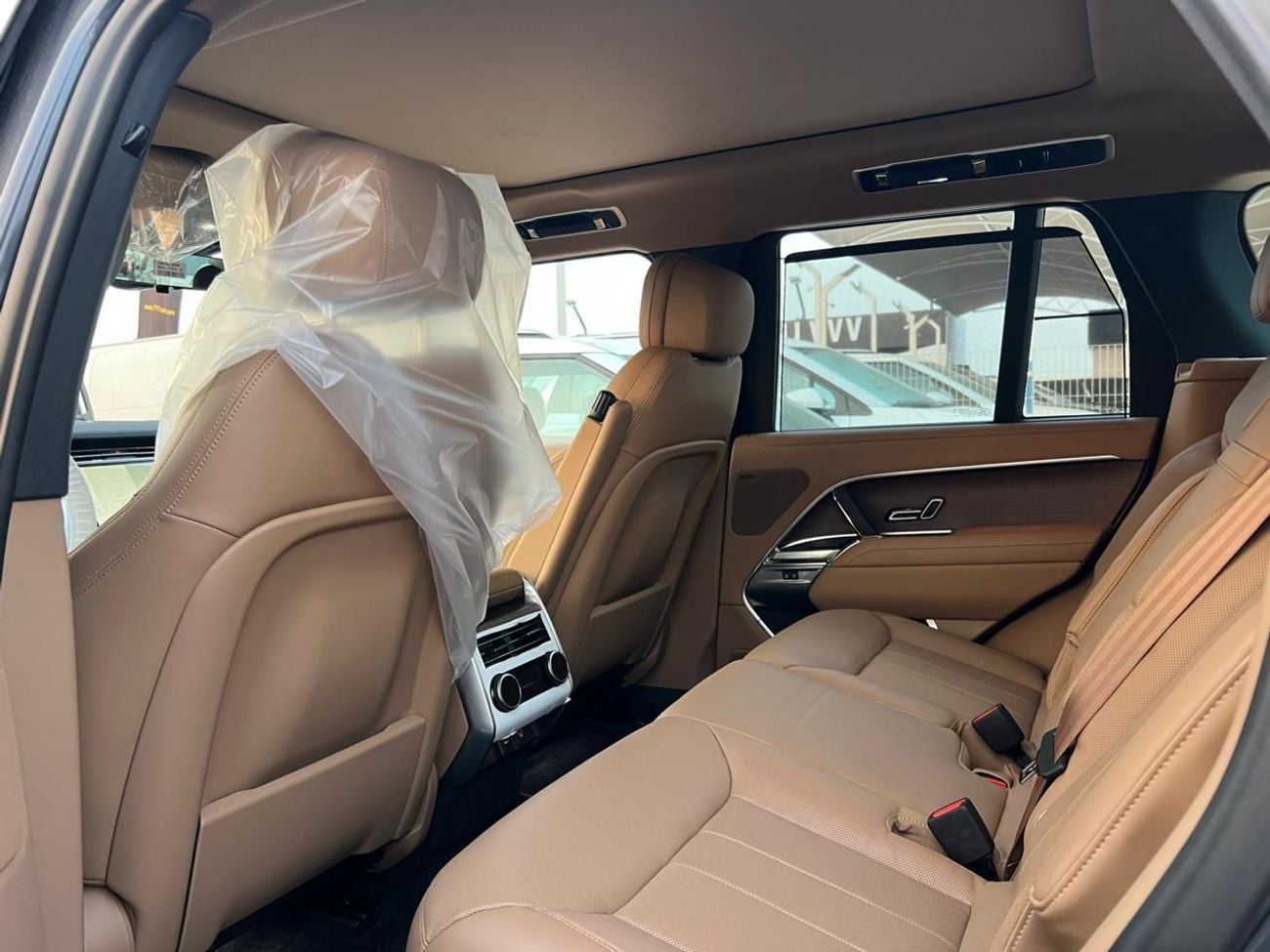 لاند روفر رينج روفر RANGE ROVER VOGUE  SE P400 - MODEL 2025 - ENGINE 3.0L - 5 SEATER