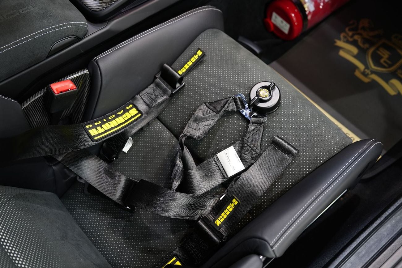 Porsche 911 GT3 RS 4.0L (520 HP) Coupe Weissach Pack, Full Carbon, Ceramic Brakes, Dealer Warranty Till 23/02/20