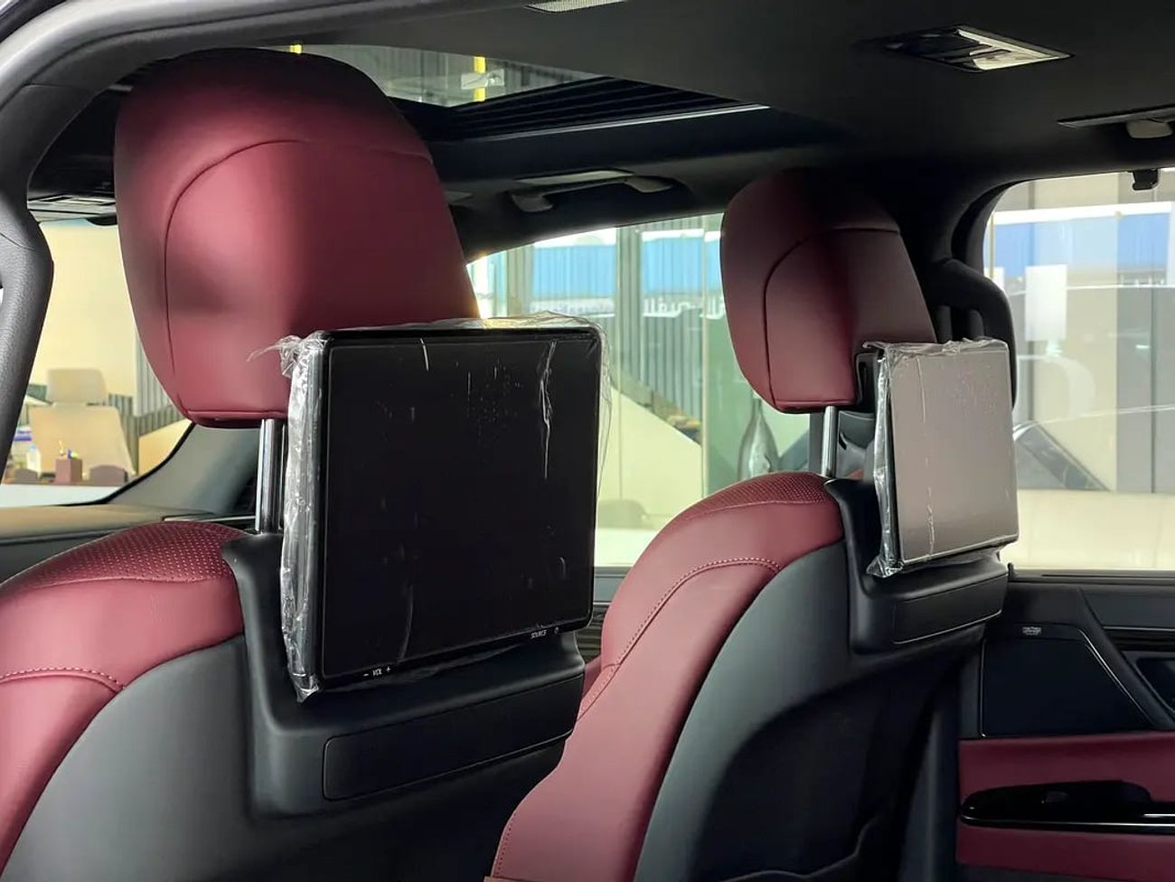لكزس LX 600 سيجنتشر / LX 600 SIGNATURE / / GCC / WARRANTY FROM AL-FUTTAIM UNTIL / FREE ACCIDENT /
