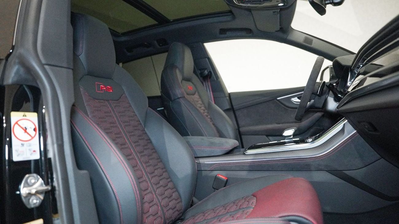 أودي RSQ8 TFSI Quattro - AED 10,707 P/M - 2 Years Warranty