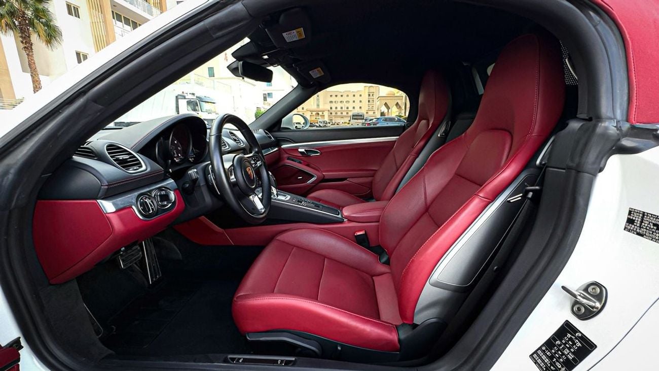 بورش بوكستر 718 GTS 4.0L A/T