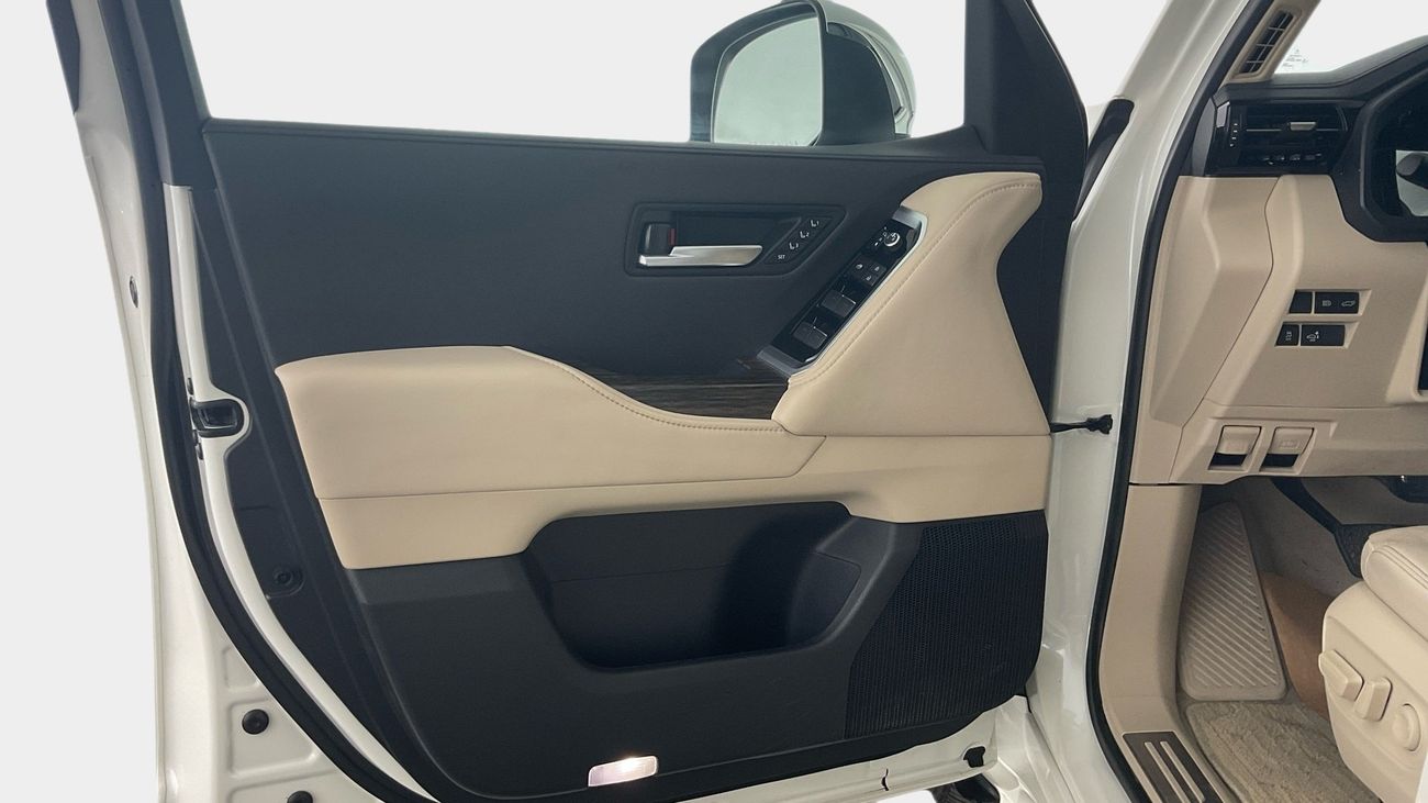 تويوتا لاند كروزر VXR | upto AED 20,000 Ramadan Discount | شامل الضمان | 0 ﺪﻔﻋﺓ ﺃﻮﻟﻯ