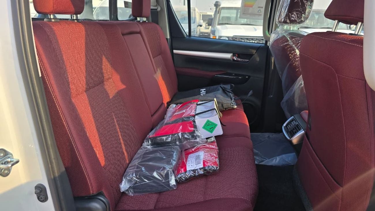 تويوتا هيلوكس S GLX 2.7L AWD M/T