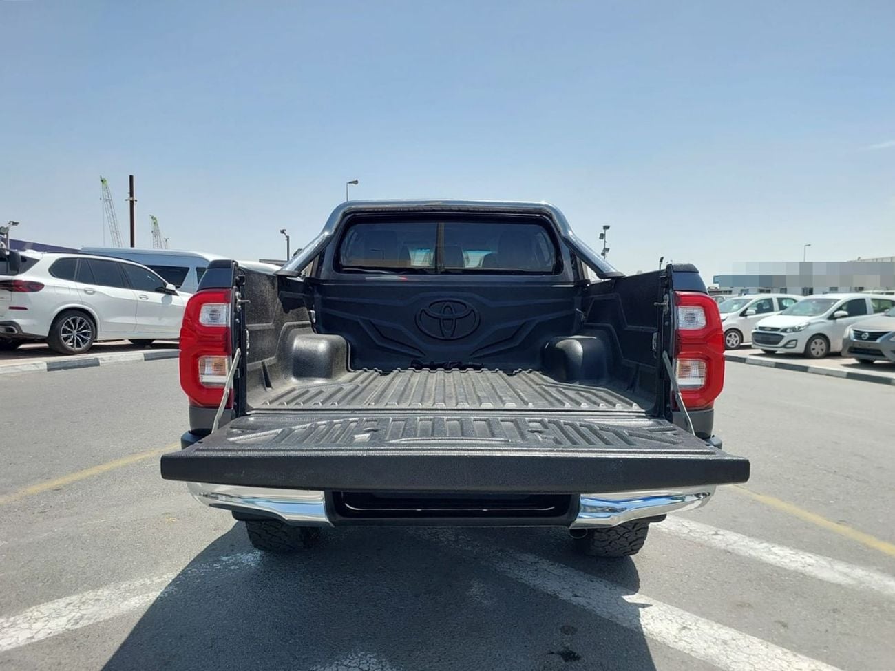 تويوتا هيلوكس TOYOTA HILUX PICKUP RHD 2017 MODEL 2.8 L DIESEL AUTOMATIC(PM93721)