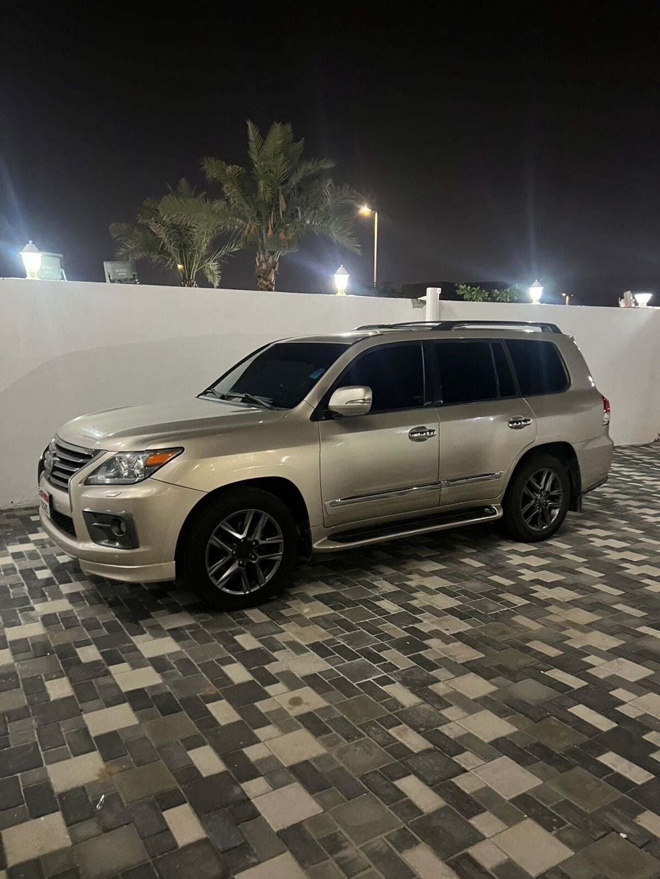 Lexus LX570 SPORT TITANIUM