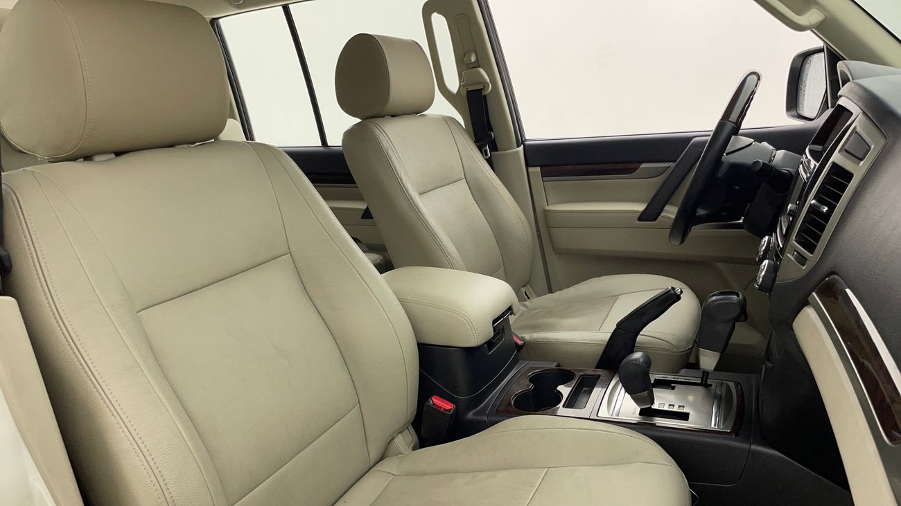 ميتسوبيشي باجيرو GLS TOP 3.5 | بدون دفعة مقدمة | اختبار القيادة في المنزل