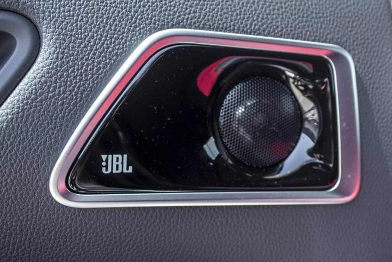 تويوتا لاند كروزر 2025 Toyota Land Cruiser GR-S 3.5L Petrol Twin Turbo AT (White-Red)