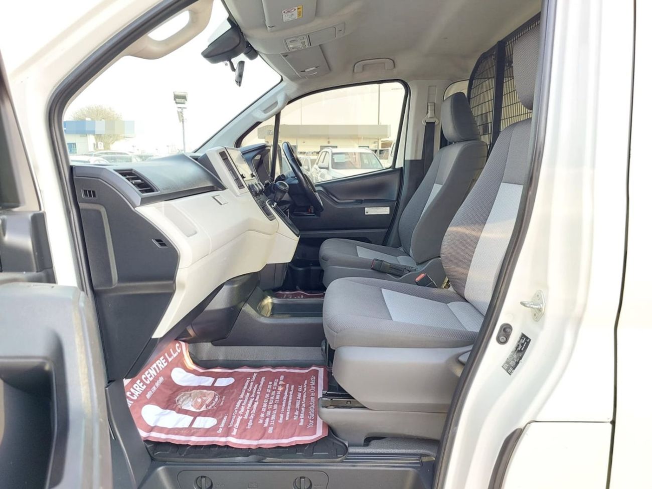 Toyota Hiace TOYOTA HIACE VAN RHD 2021 MODEL 2.8 L DIESEL AUTOMATIC(PM22720)