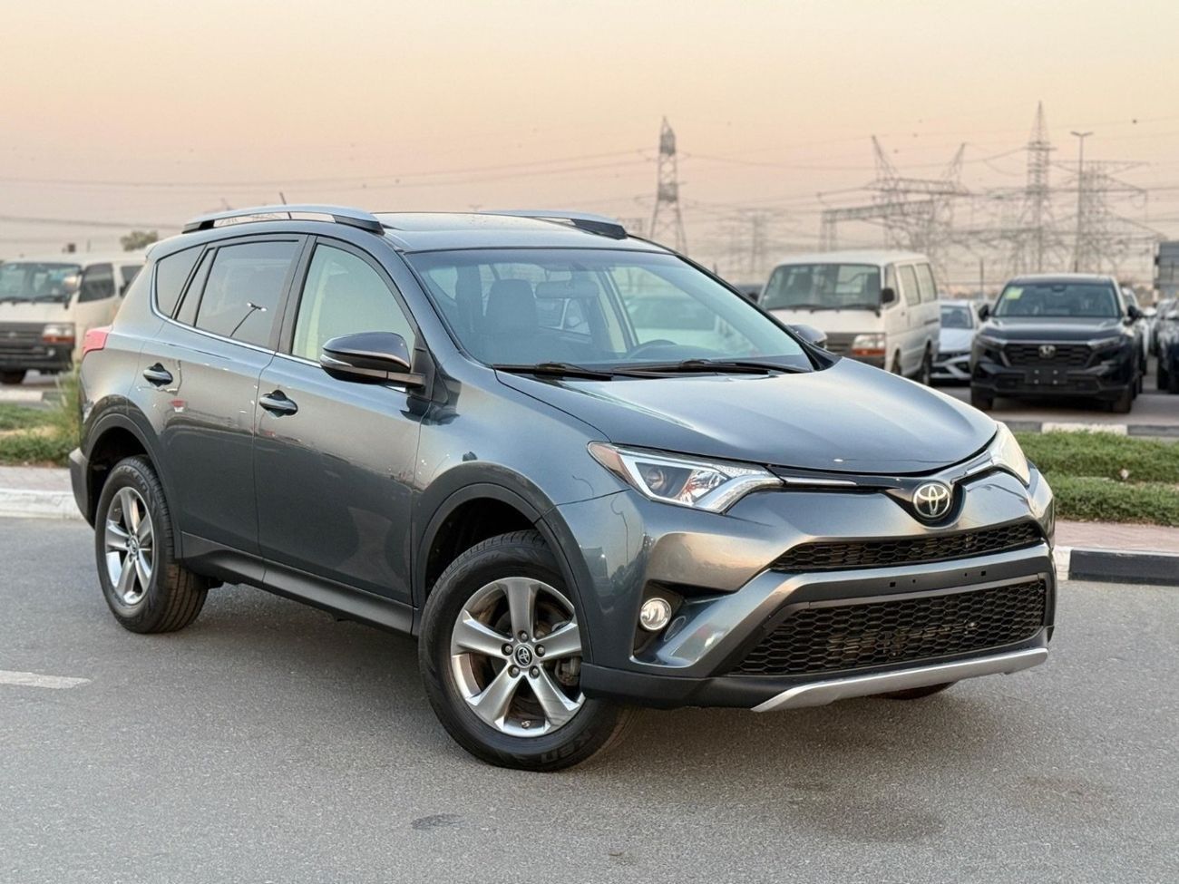 Toyota RAV4 VXR 2.5L XLE Sunroof, leather seats