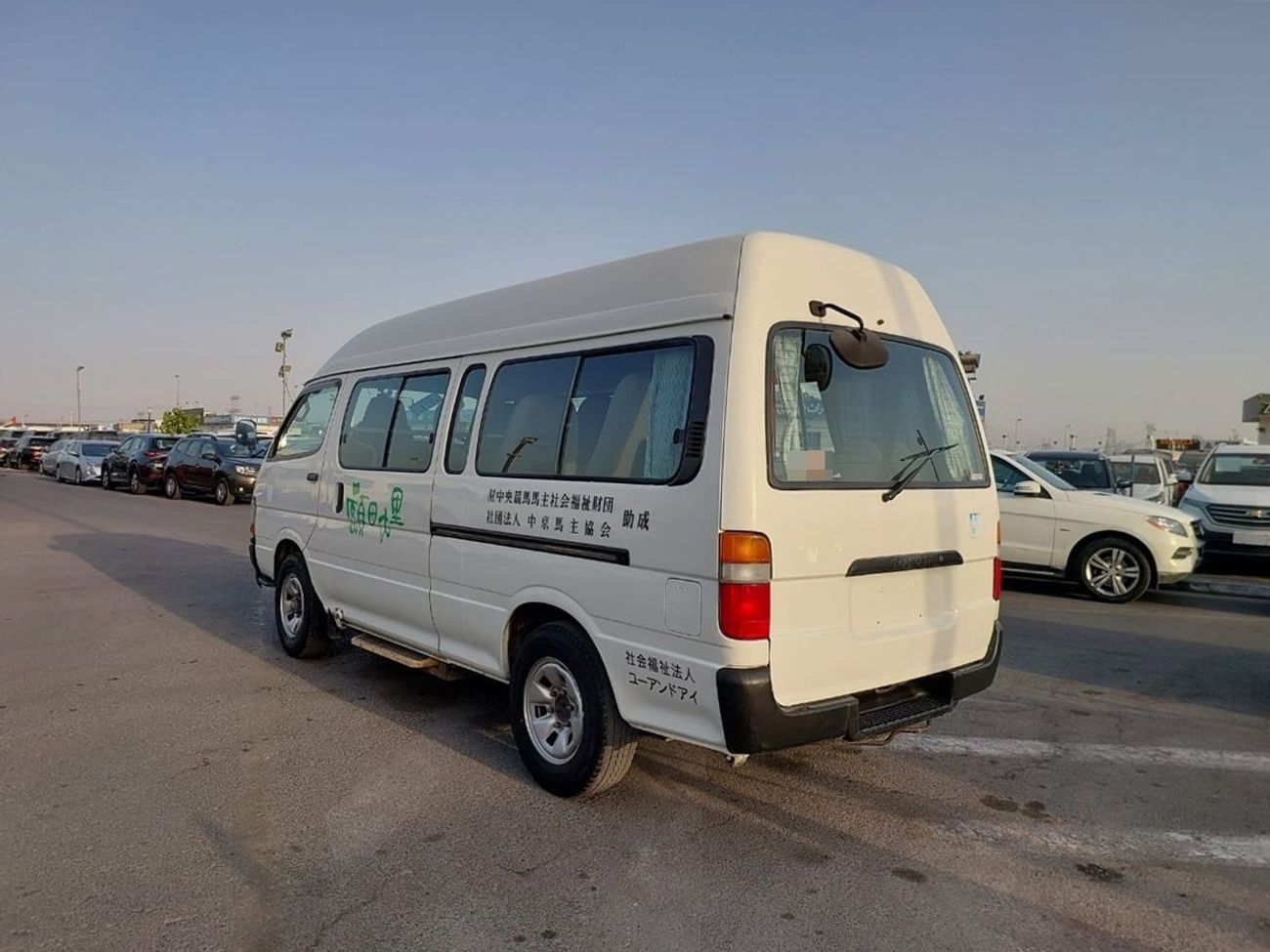 Toyota Hiace TOYOTA HIACE COMMUTER VAN RHD 2001 MODEL 3.0 L DIESEL AUTOMATIC(PM01315)