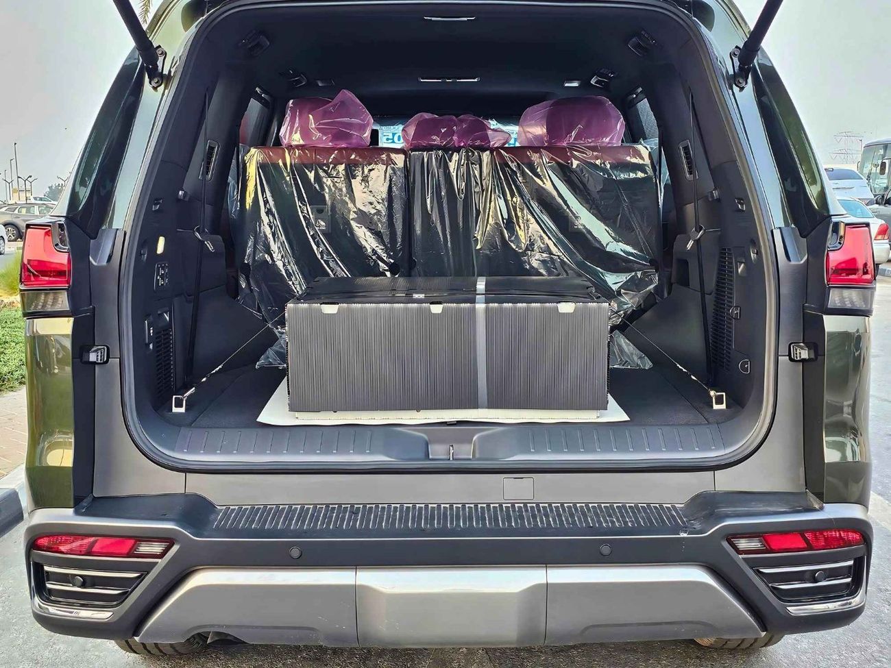 لكزس LX 600 URBAN / 3.5L V6 / HEADUP DISPLAY / PWR SEATS / DVD+KICK SENSORS / 360*CAMERA (CODE # LX6U)