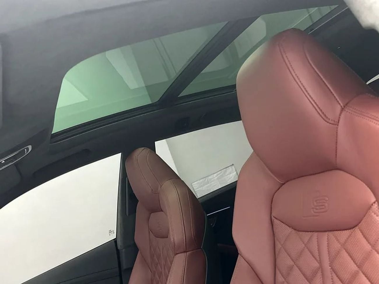 Audi SQ8 TFSI quattro 507hp (Ref# 033063)