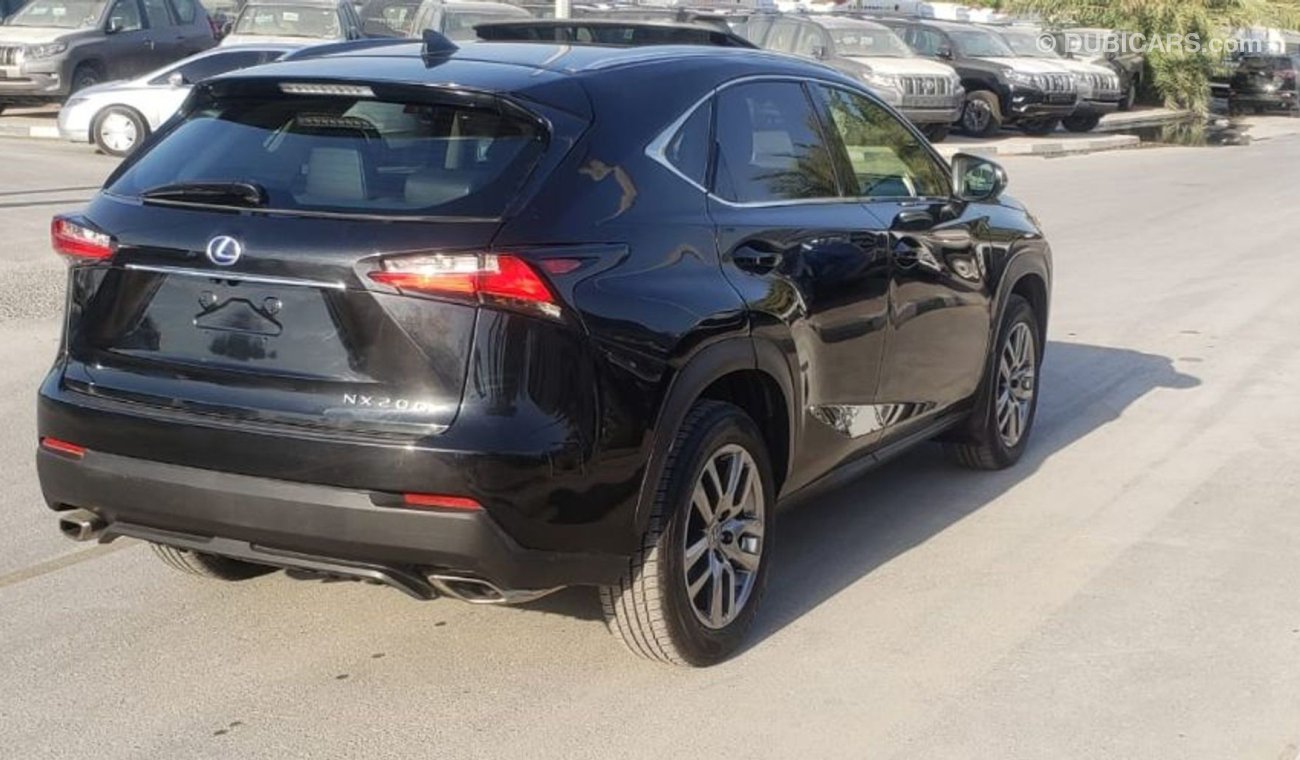 Lexus NX200t LEXUS NX2OOt 2017 - sunroof - Full full option