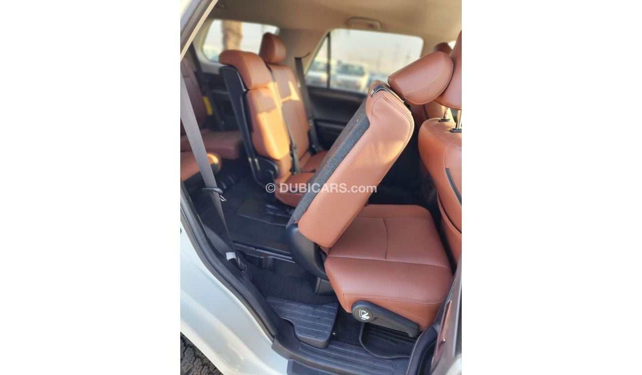 تويوتا Runner4 TOYOTA 4RUNNER LIMITED 4X4 FULL OPTION