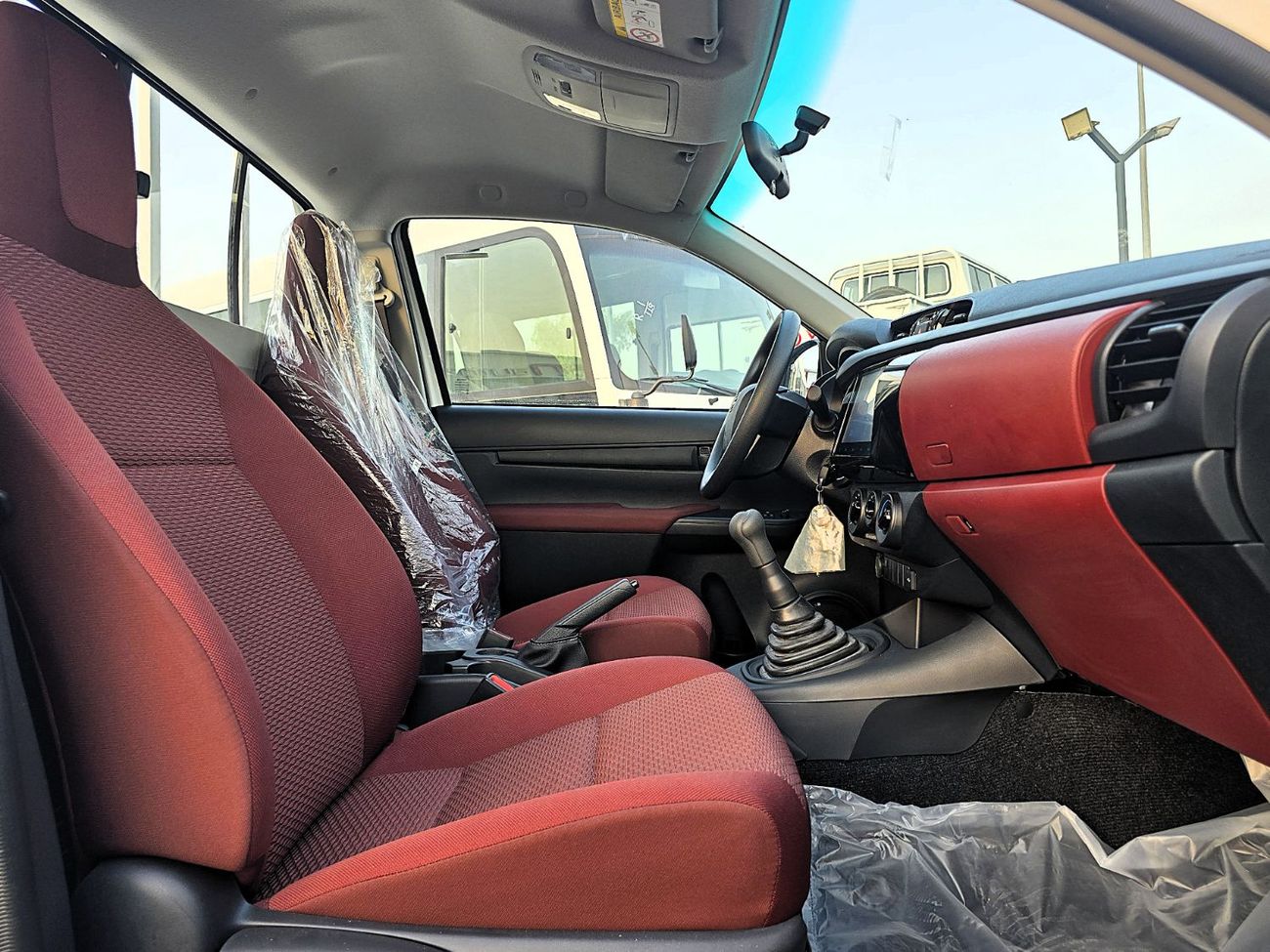 تويوتا هيلوكس  Toyota Hilux Single Cabin 2.4L diesel turbo M/T 2*4 White Color 2026 Model