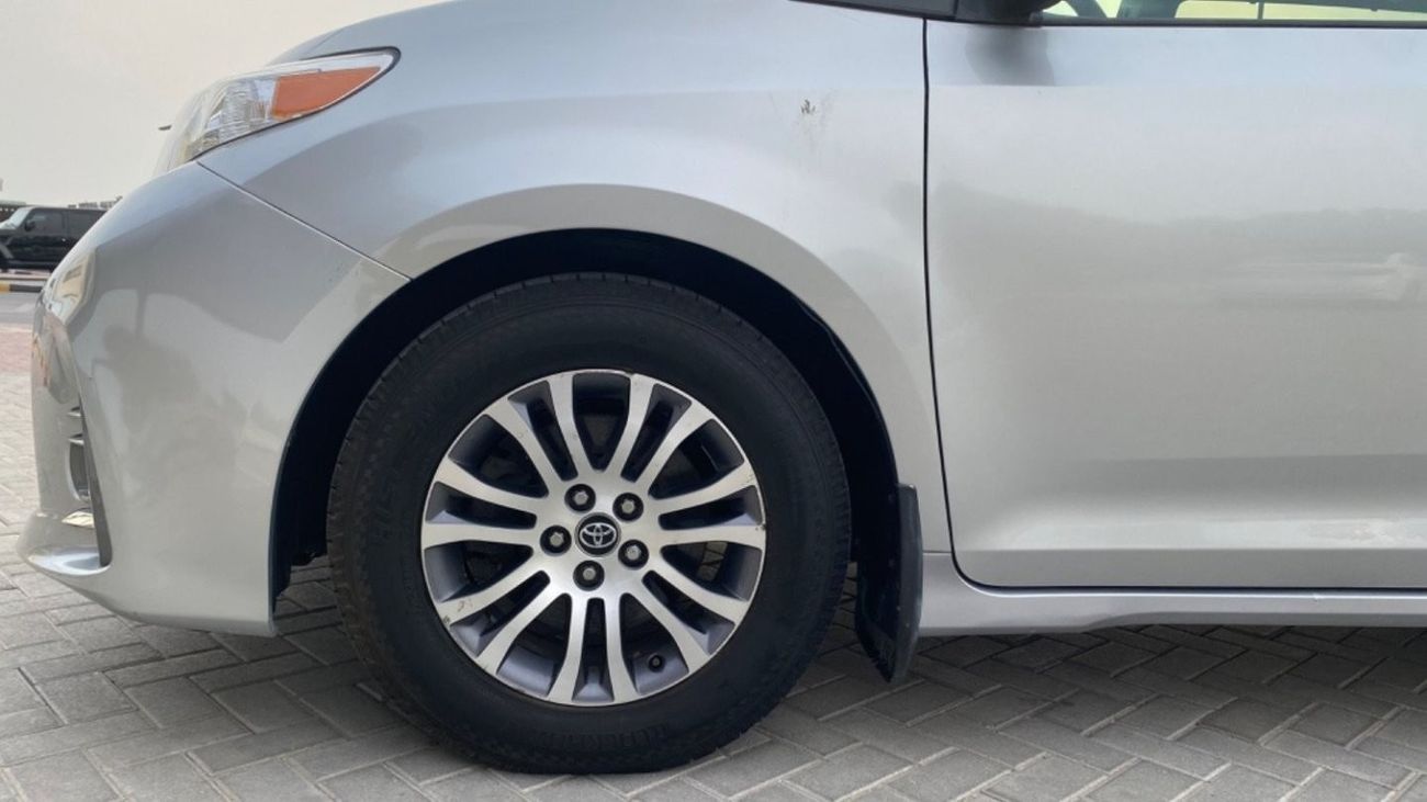 Toyota Sienna XLE, Full Option