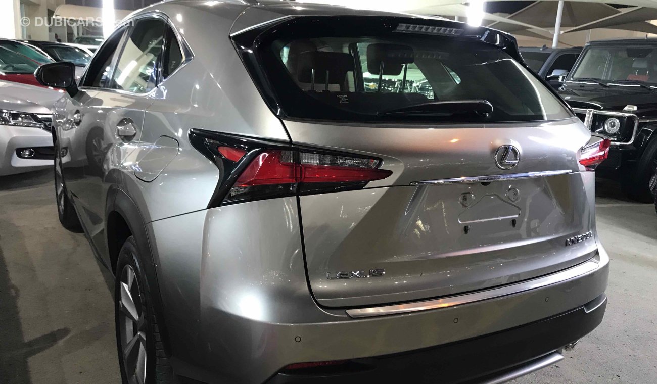 Lexus NX200t خليجي