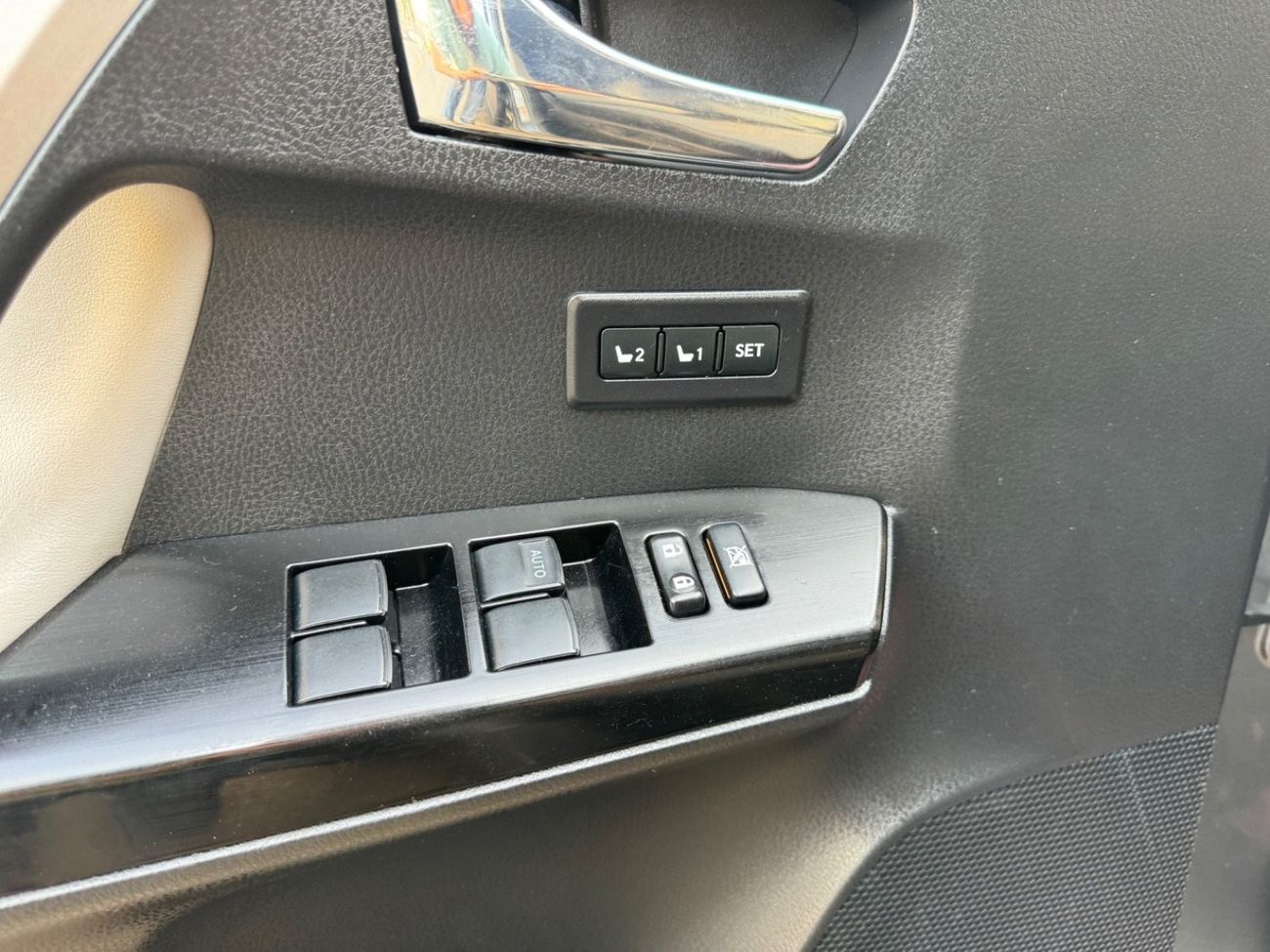 Toyota RAV4 2016 LIMITED HYBRID ENGINE FULL OPTION AWD LOW MILES USA IMPORTED