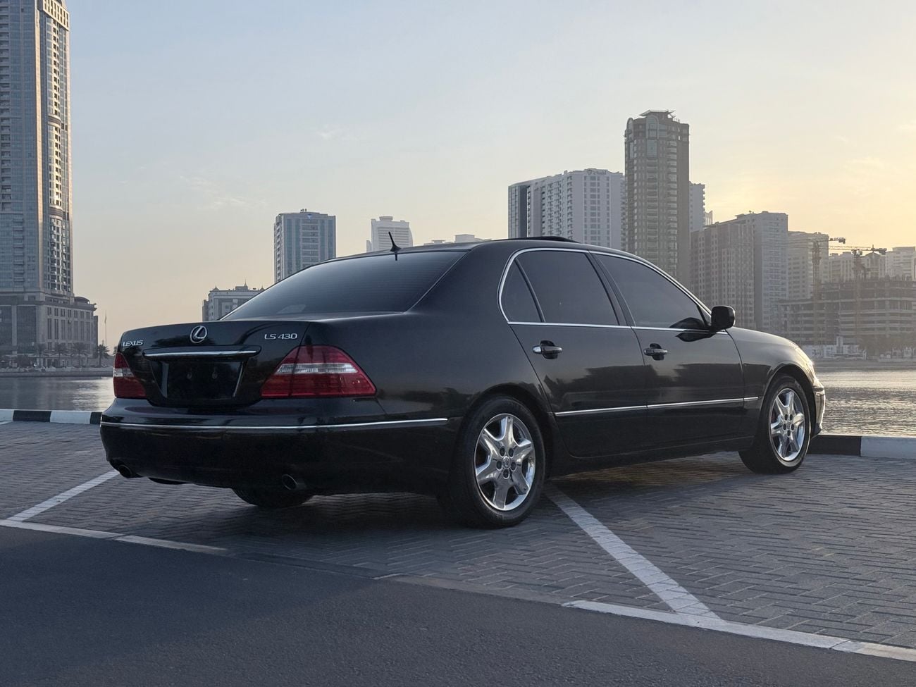 لكزس LS 430 Lexus - LS 430 Full Ultra 2004 - Fresh Import with VCC -  ( Ultra Luxury ) - Full Options - Excellen