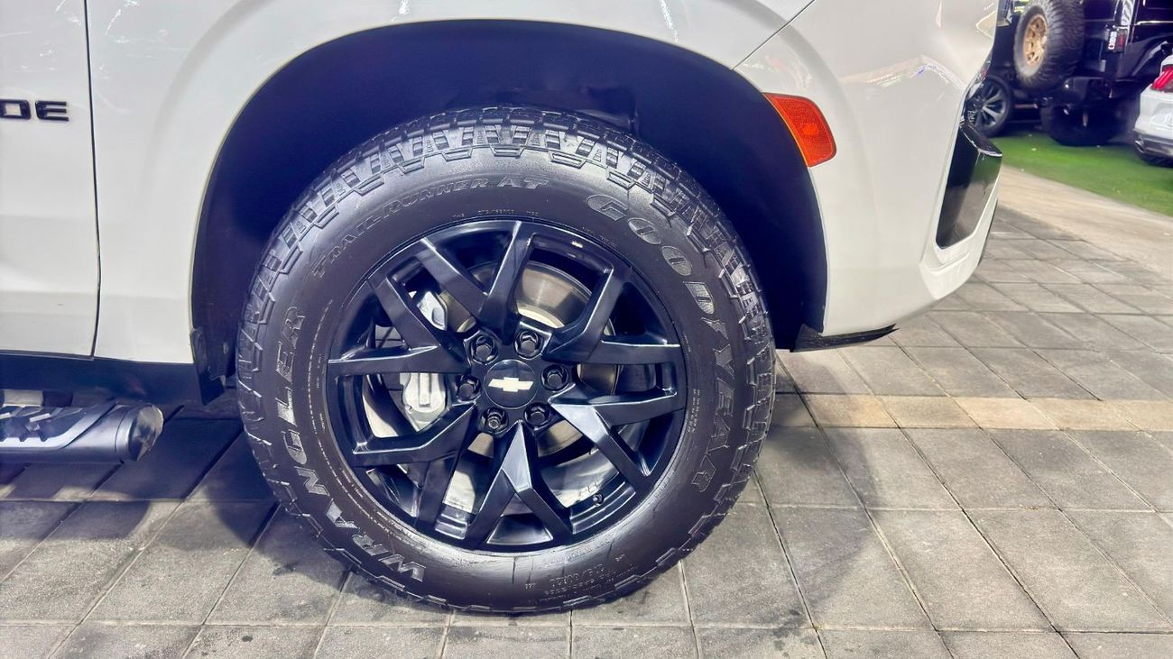 شيفروليه تاهو Tahoe Z71 full option banuramic V8 5.7 warranty one year