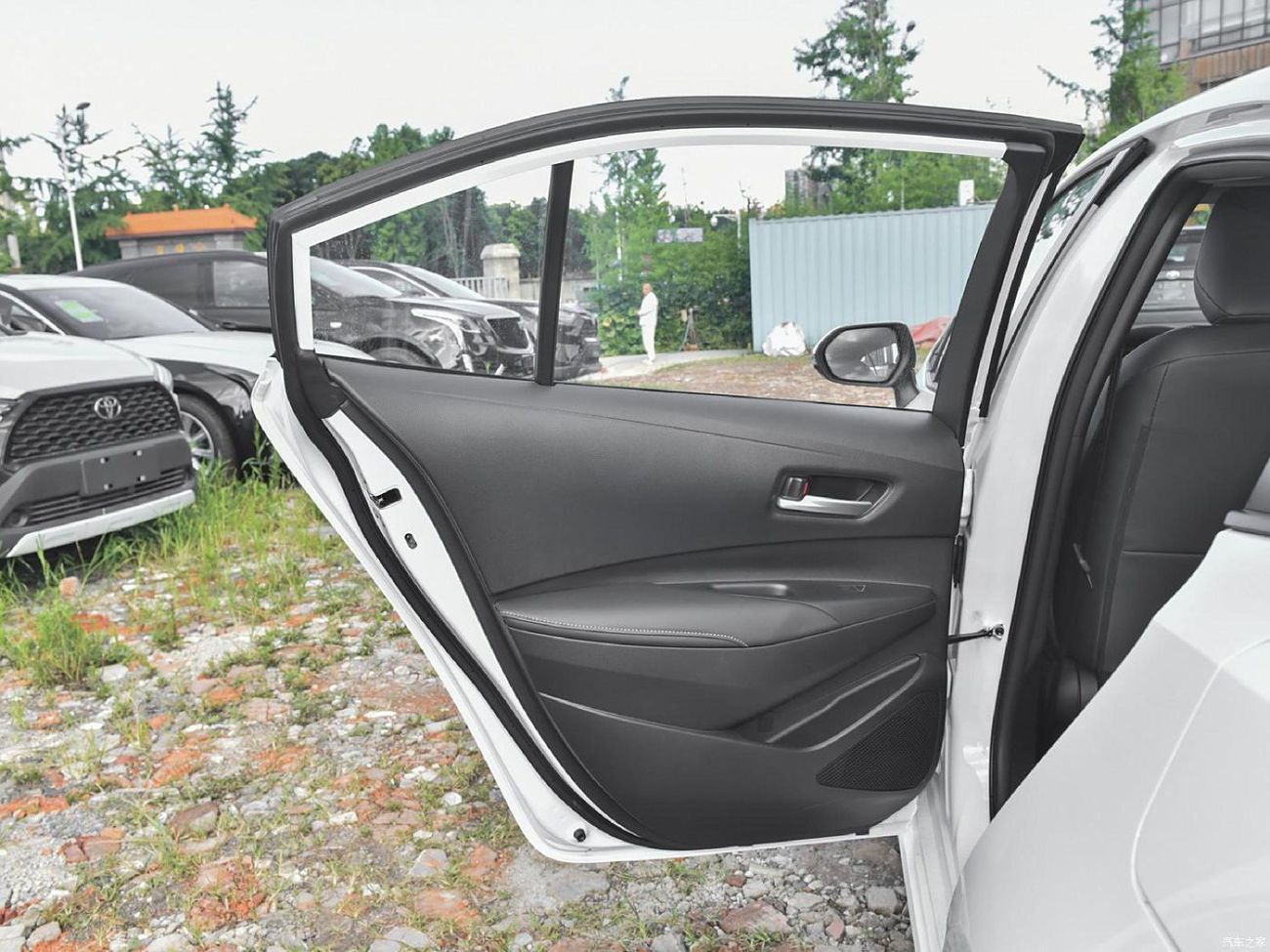 تويوتا كورولا XLI Hybrid 1.8L