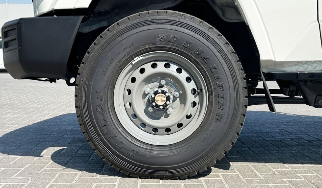 Toyota Land Cruiser 79 4.2L SC 3STR DSL 2 AIRBAG & ABS MT