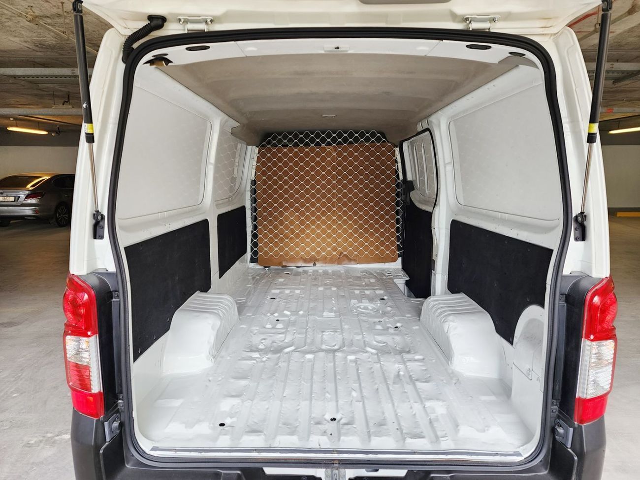 Nissan Urvan Panel Van Std 2.5L M/T (3 Seater) Petrol (5 Door)