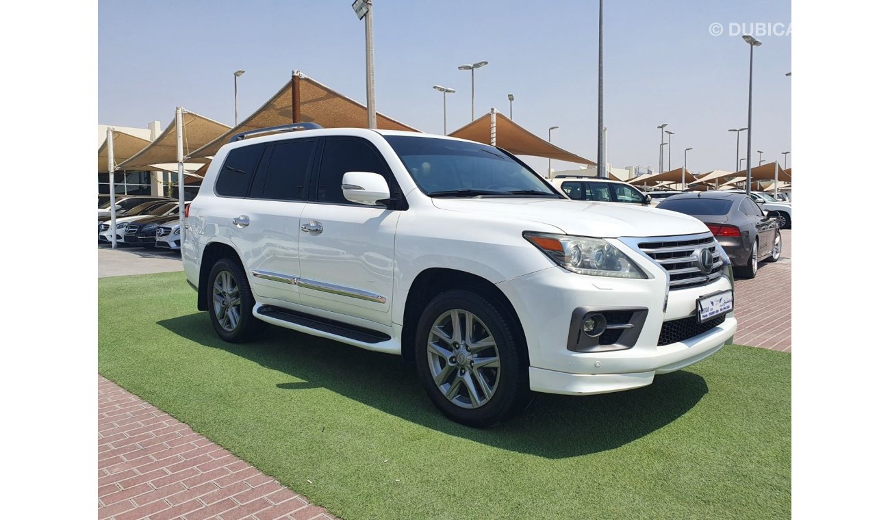 Lexus LX570 .