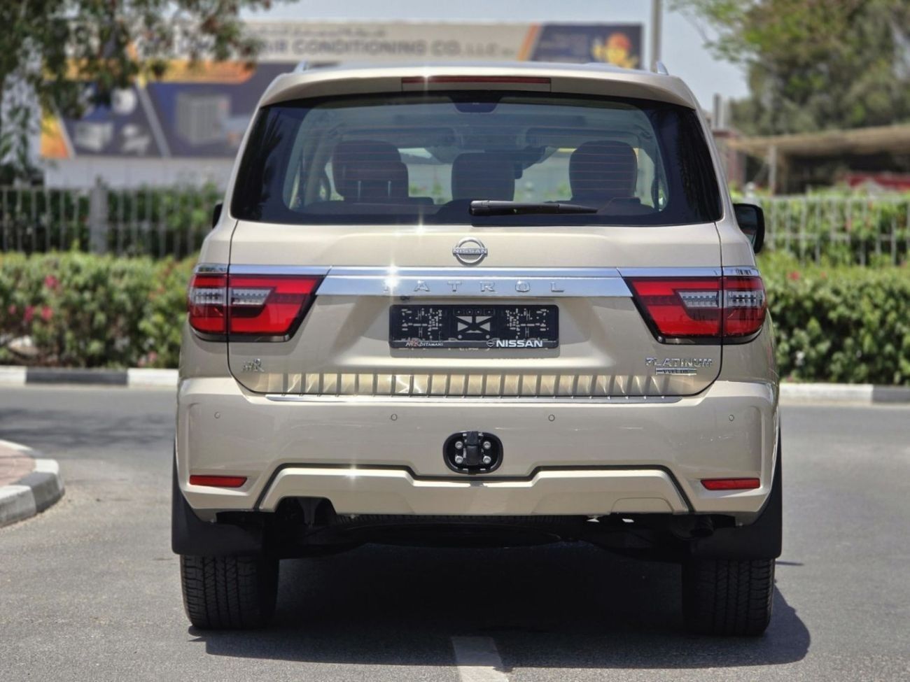 نيسان باترول LE Platinum 5.6L FULL OPTION 2022 GCC LOW MILEAGE WITH AGENCY WARRANTY & SERVICE CONTRACT IN MINT CO