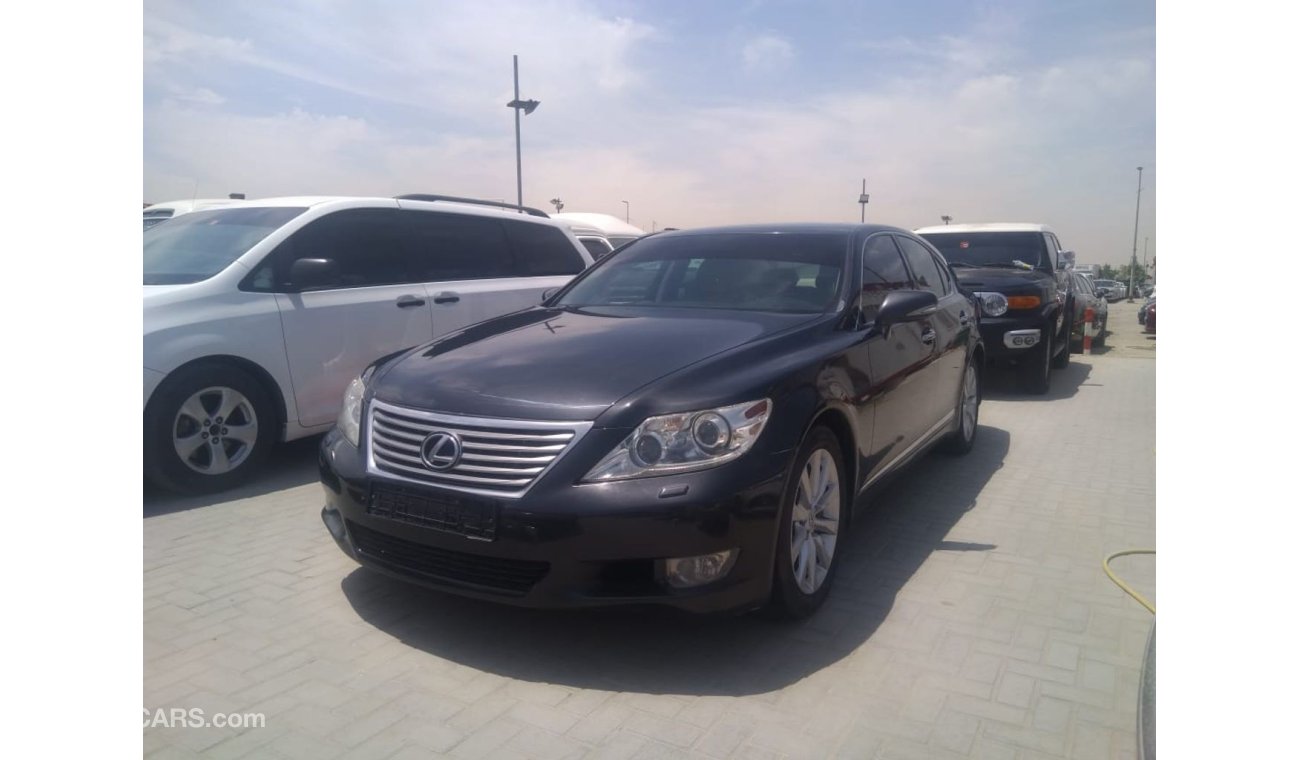 Lexus LS460 لكزس 460 موديل 2011 بحالة ممتازة وارد أمريكي