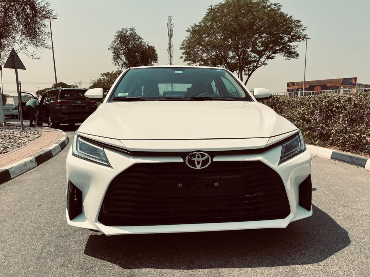 Toyota Yaris E Toyota Yaris 1,6L 2023 Gcc Mid option