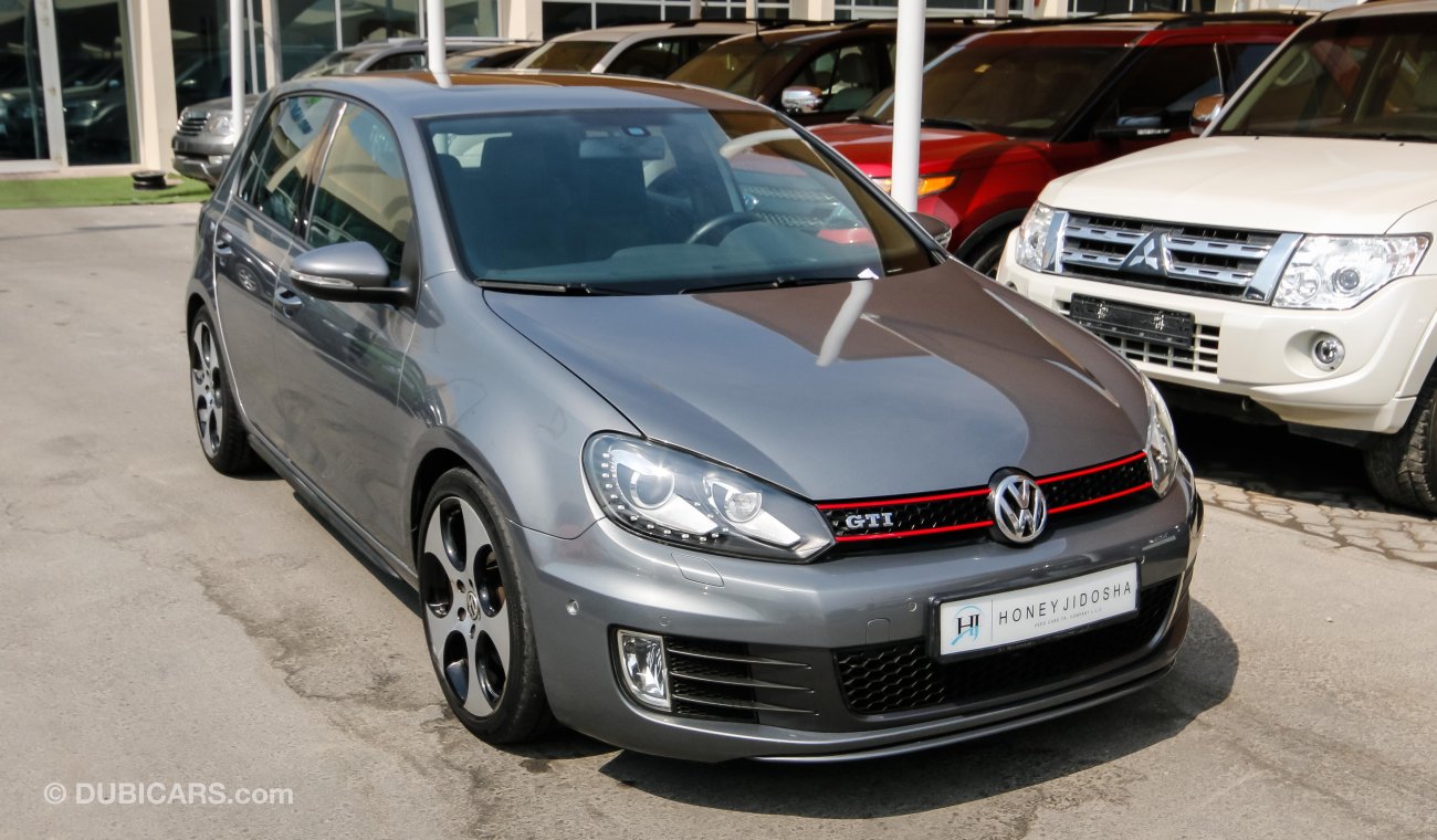 فولكس واجن جولف GTI