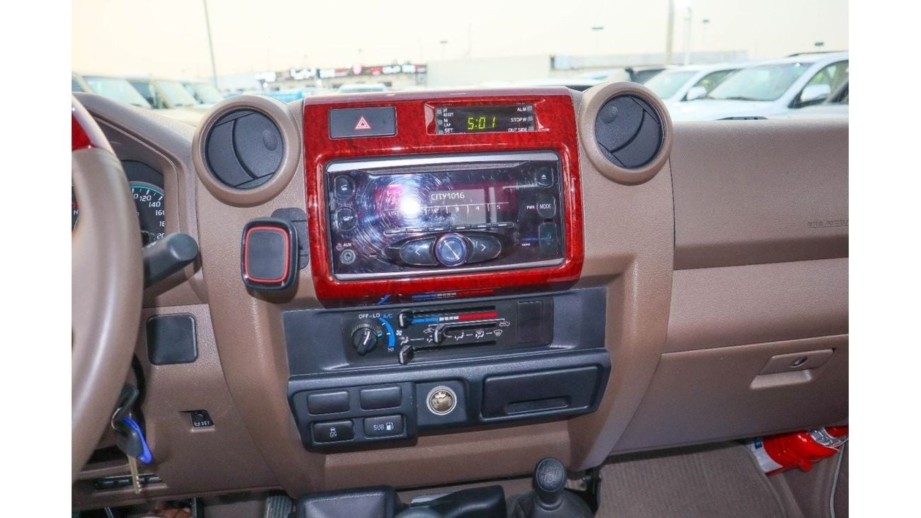 تويوتا لاند كروزر بيك آب مقصورة فردية Std