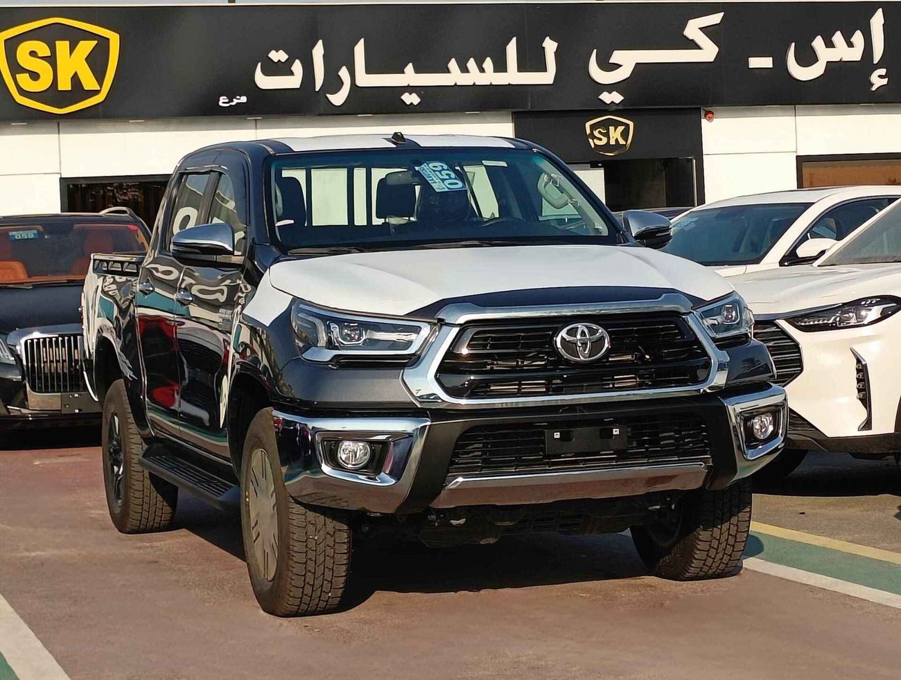 تويوتا هيلوكس Wide Body, 2.4L Diesel, 4X4, M/T, Power lock / Windows / DVD CAM (CODE # HDDWMM2)