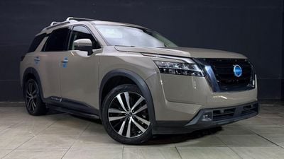 Nissan Pathfinder PLATINIUM