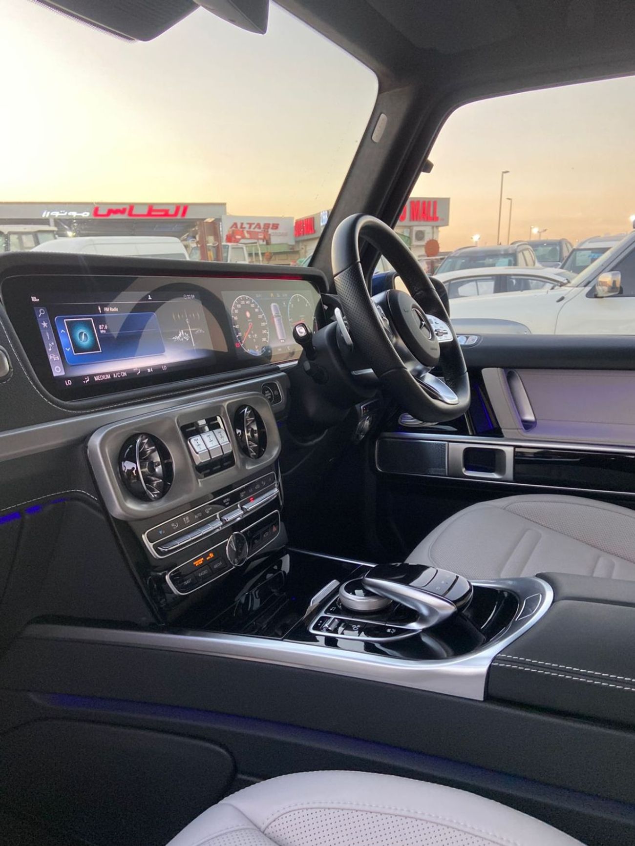 Mercedes-Benz G 400 d Japanese Specs RHD 2.9L Diesel Turbo Engine 4WD Automatic Gear 5 Seats 5 Doors