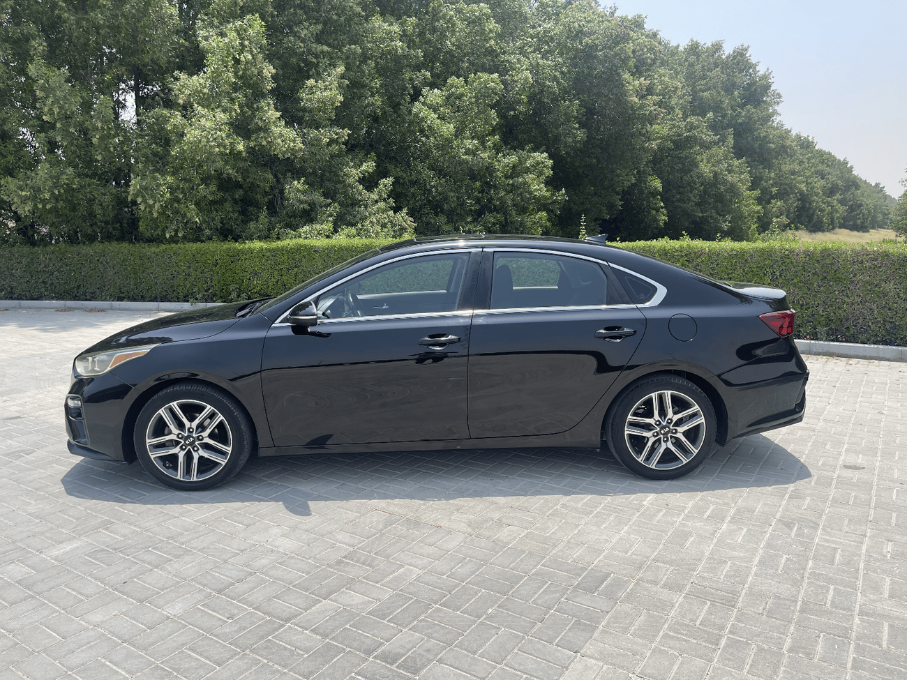 Kia Forte Kia Forte Ex 2020 Black 2.0L 4 GT vin: 3KPF54AD9LE220222    full option Excellent Condition   * CAR 