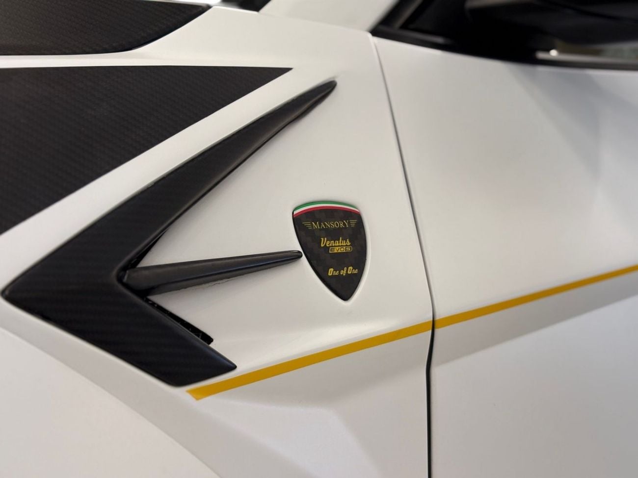 لامبورغيني اوروس STD AED 13,330 P.M | 0% DOWN PAYMENT | LAMBORGHINI URUS (VENATUS EVO S P900 KIT) | 4.0L TWIN-TURBO V
